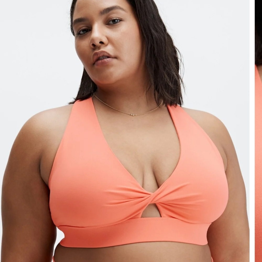 Plus Size 1X Coral Twist Front Sports Bra